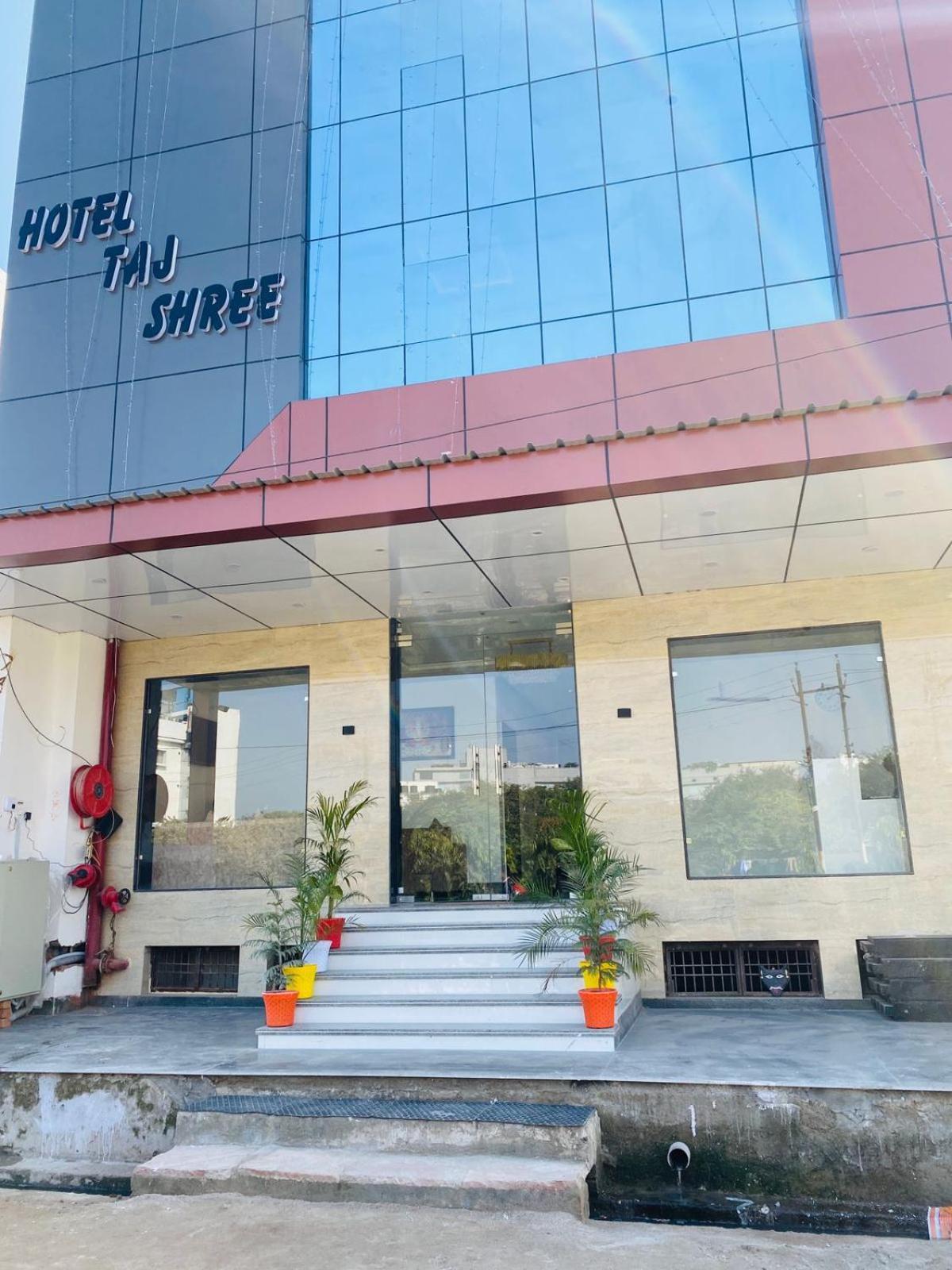 Hotel Taj Comfort 3*