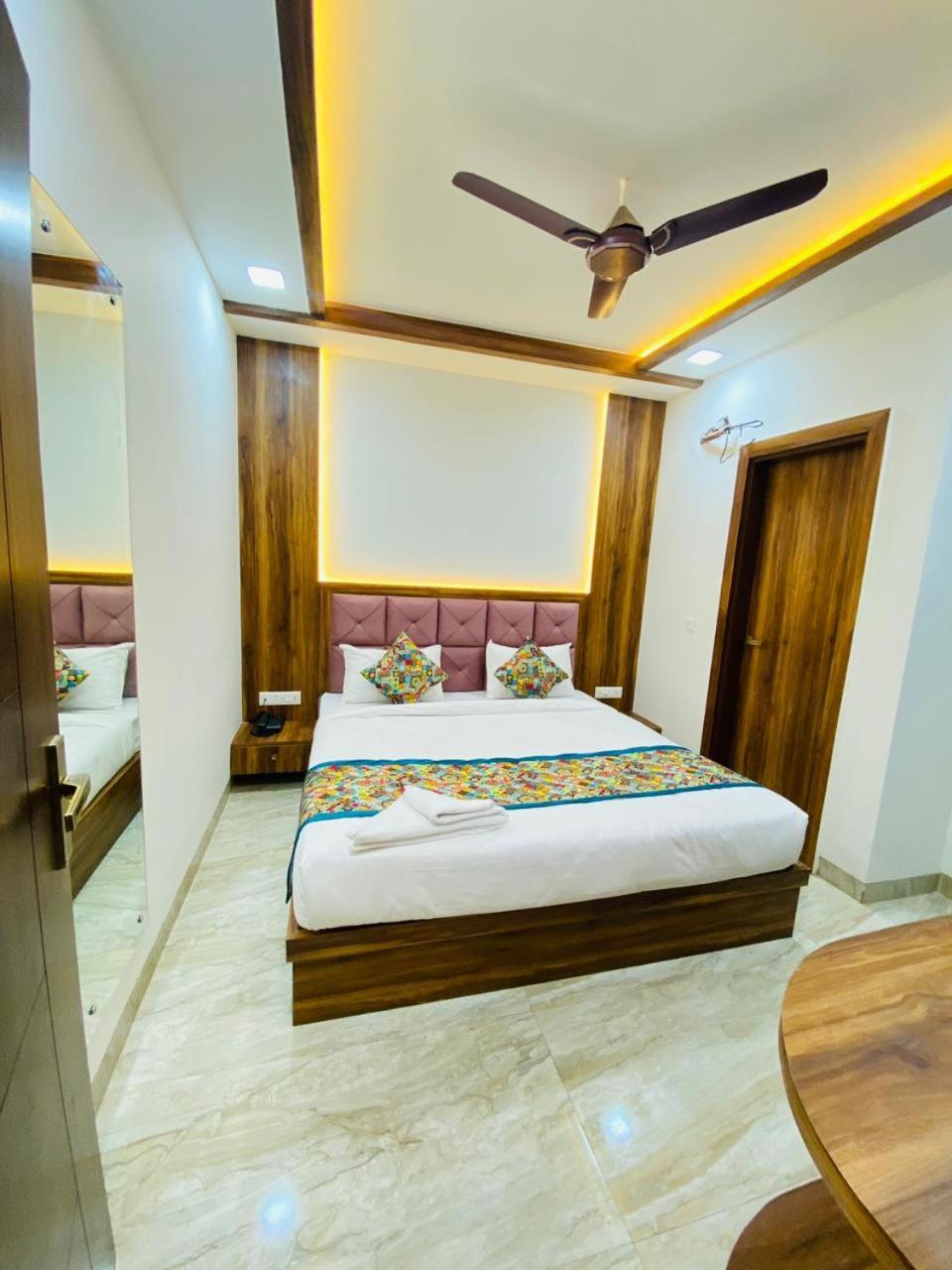Taj Comfort Hotel 3*